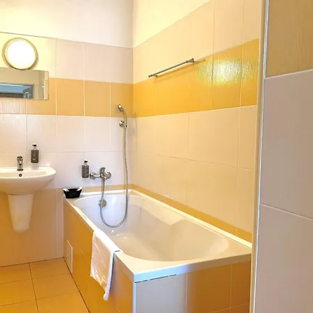 Apartment Silver