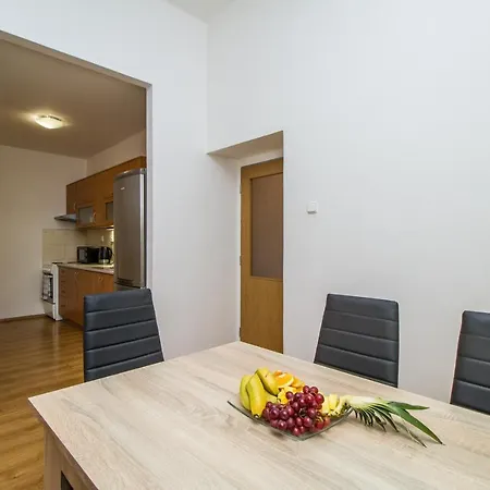 Silver Apartment *